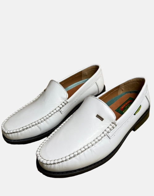 Dakotas White Moccasin