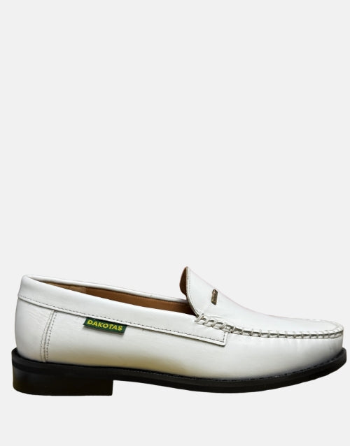 Dakotas White Moccasin