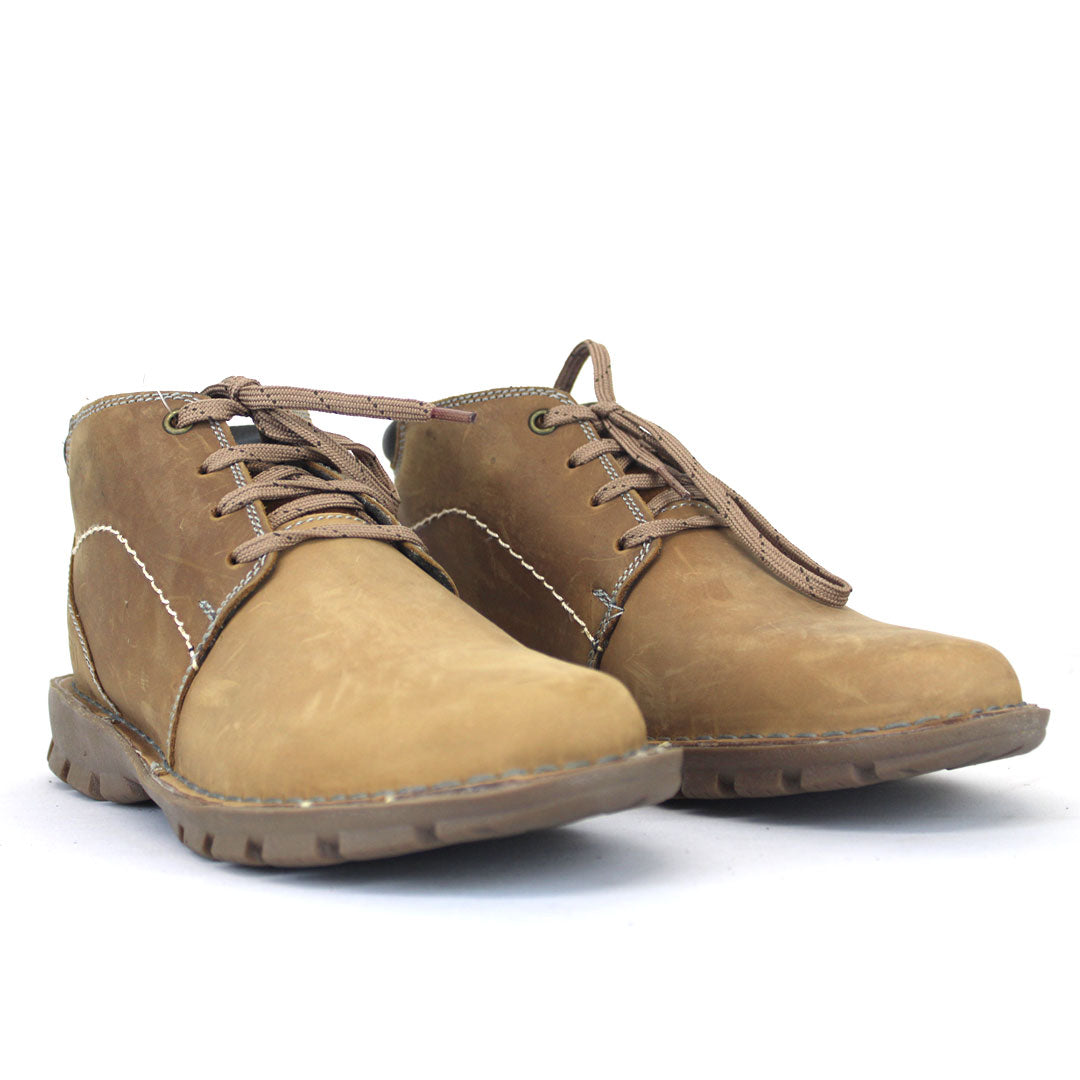 Desert Vellie Leather Cat Tan Boot
